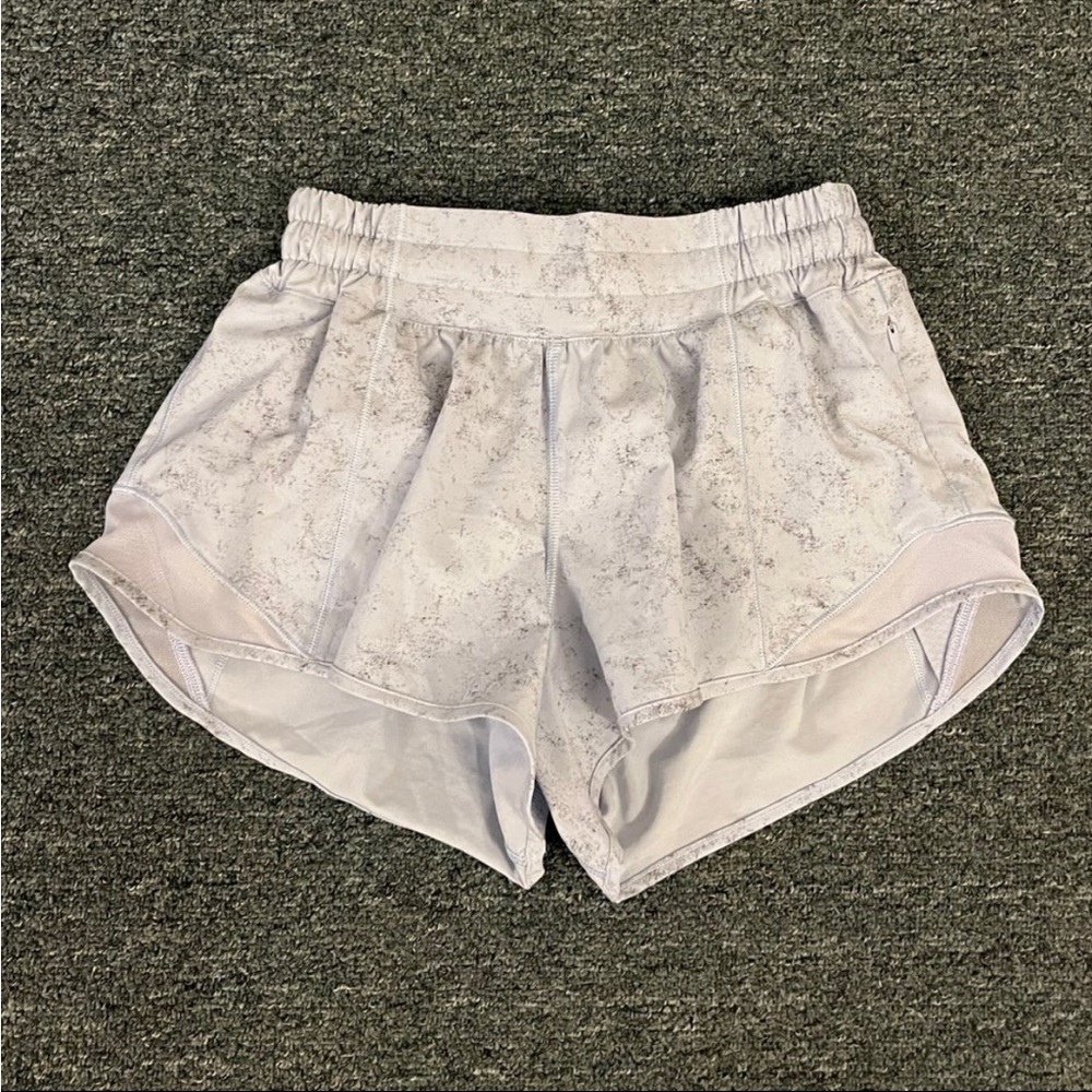 Lululemon Hotty Hot Shorts (2.5 in)